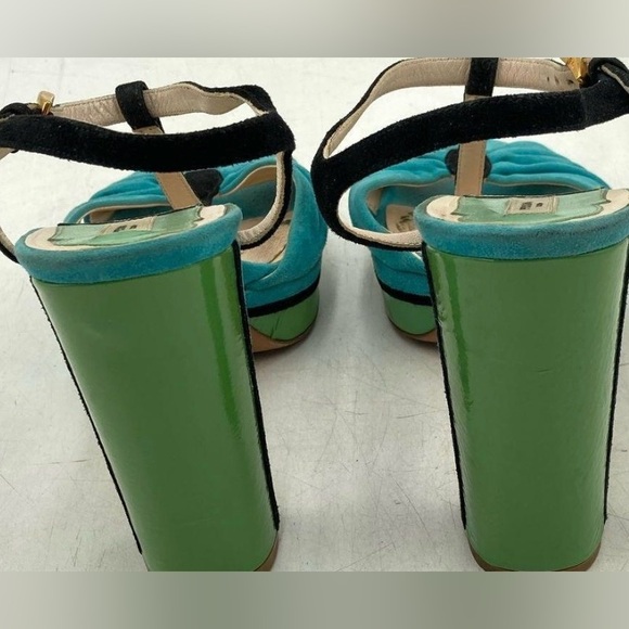 Authentic PRADA
Suede T-Strap Sandals size 38.5 - Picture 8 of 9